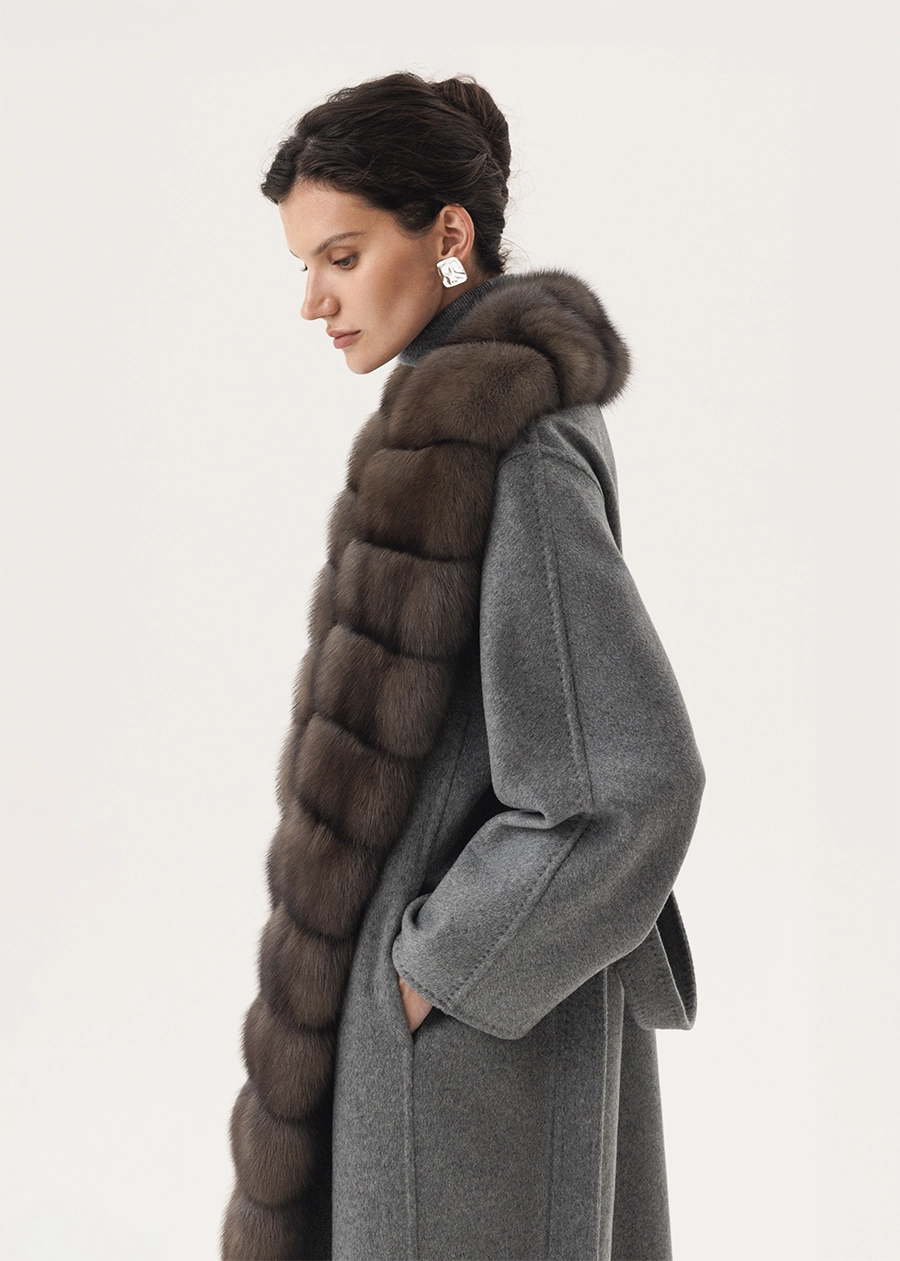Пальто из кашемира c отворотной бортовой отделкой из натурального меха соболя