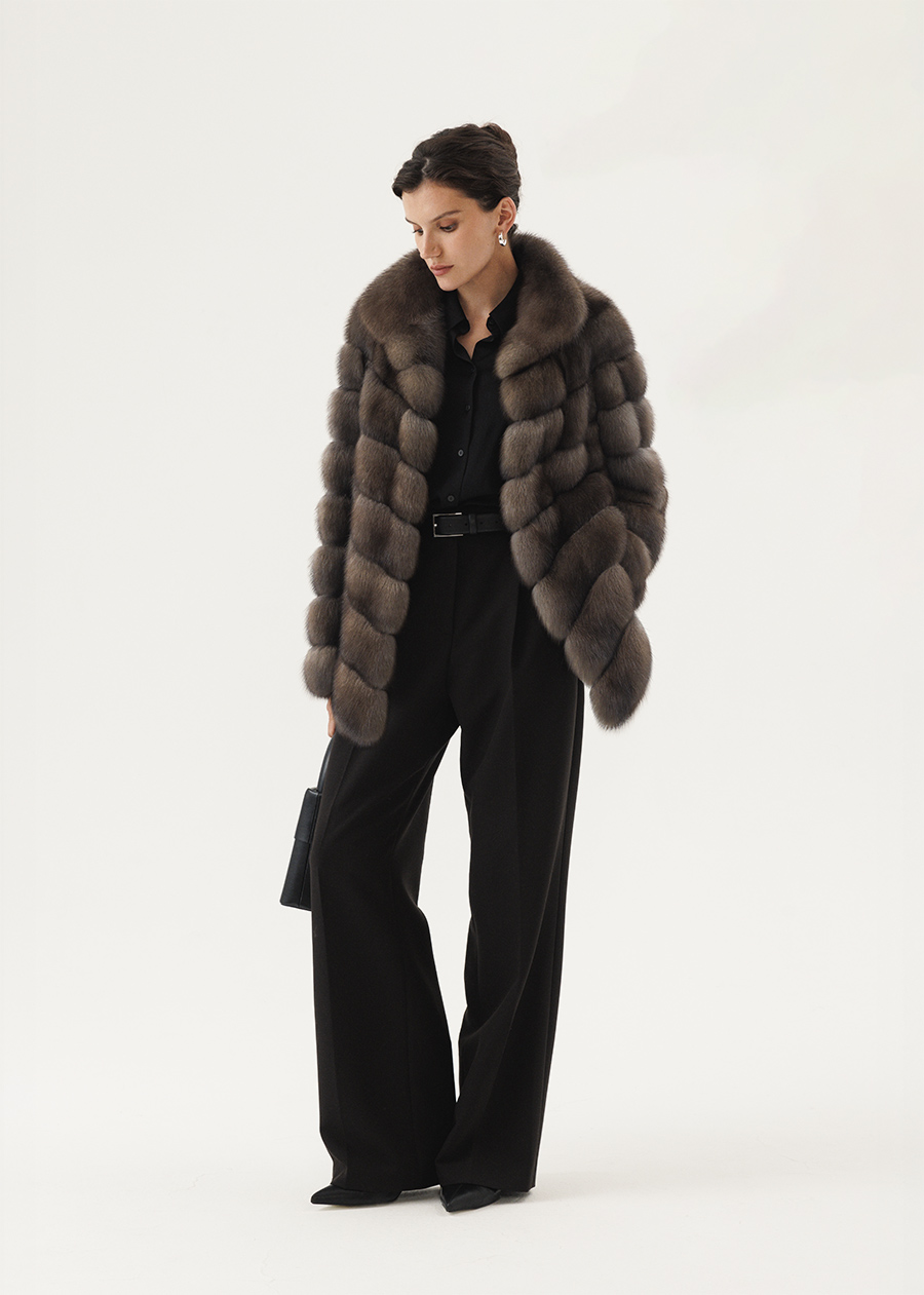 Соболиная шуба с воротником стойкой в оттенке Графит