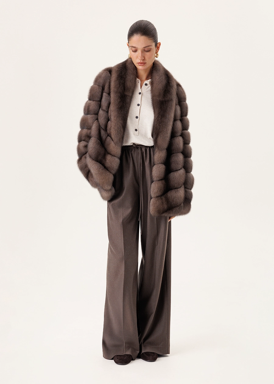 Полупальто из меха соболя с цельным шалевым воротником и цельными манжетами