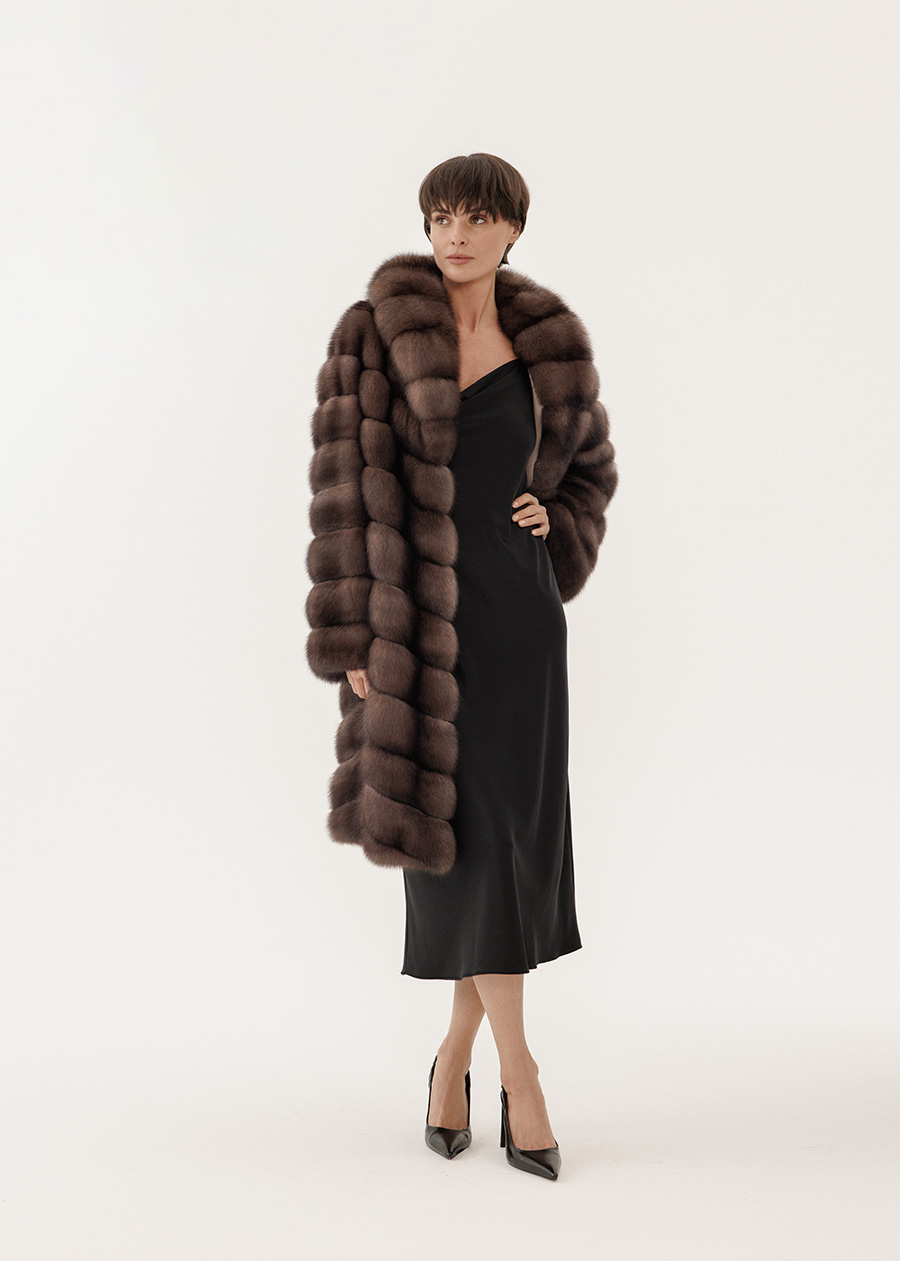 Шуба из соболя диагональной раскладки с шалевым воротником