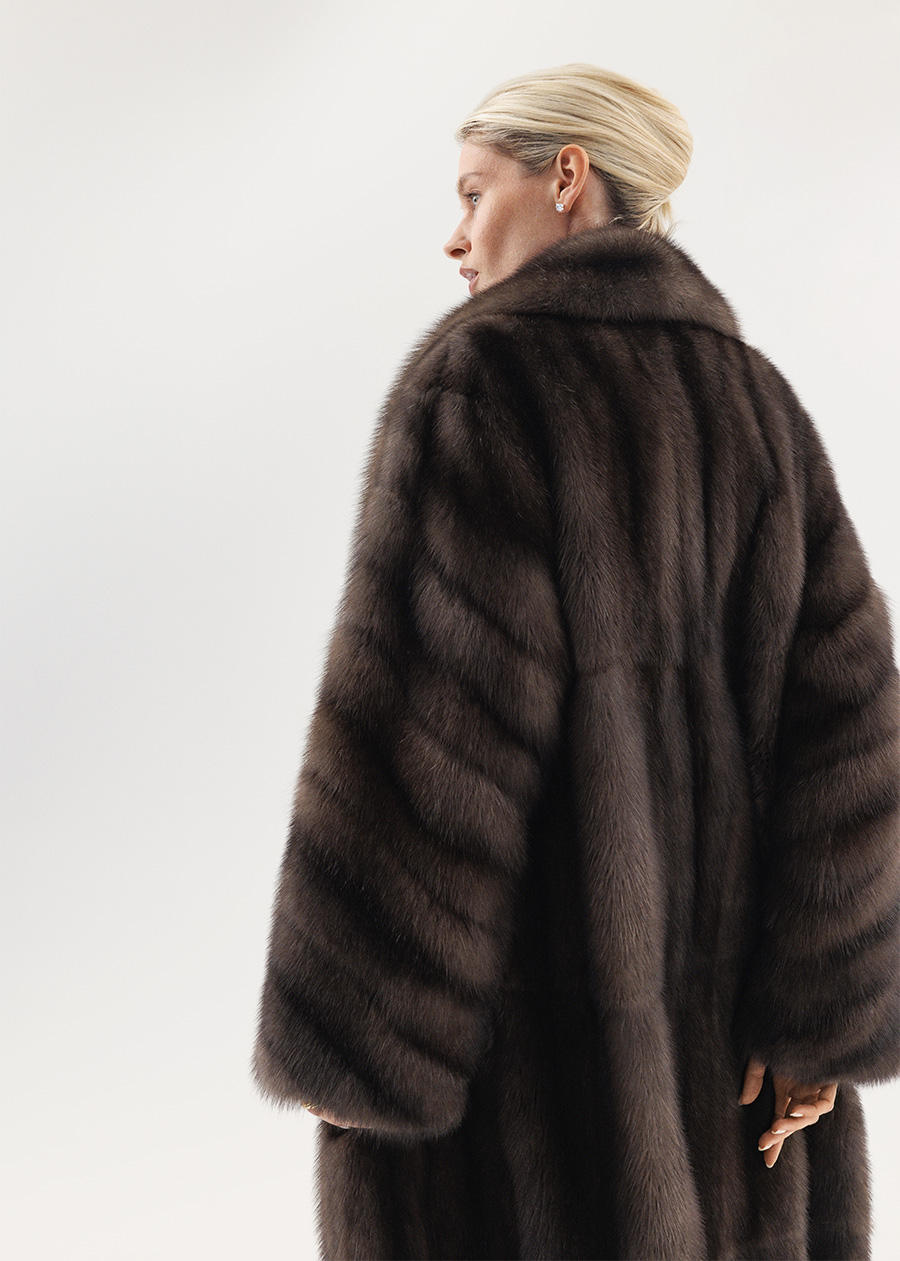 Долевая шуба из соболя с цельным шалевым воротником