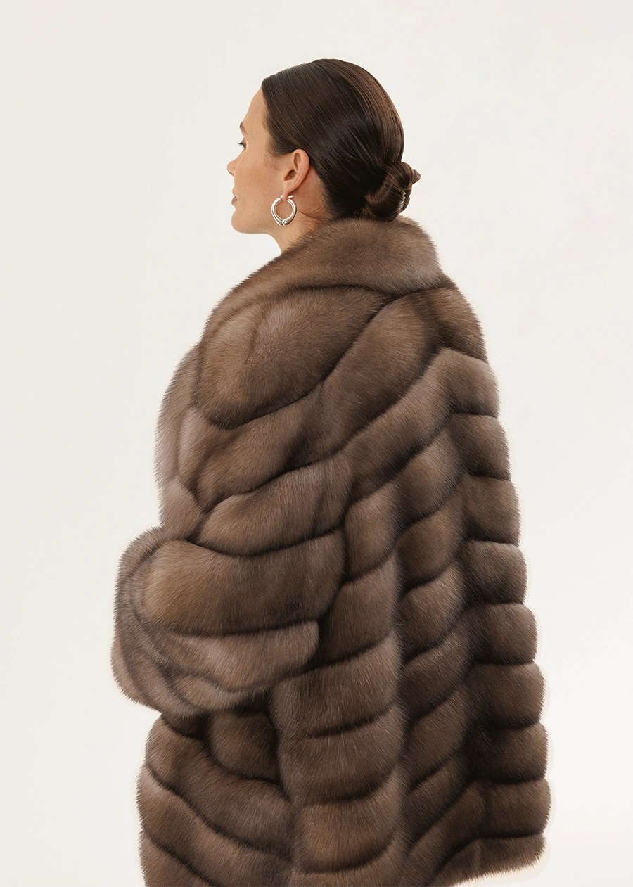Шуба из соболя с рукавом в технике Chevron Wave