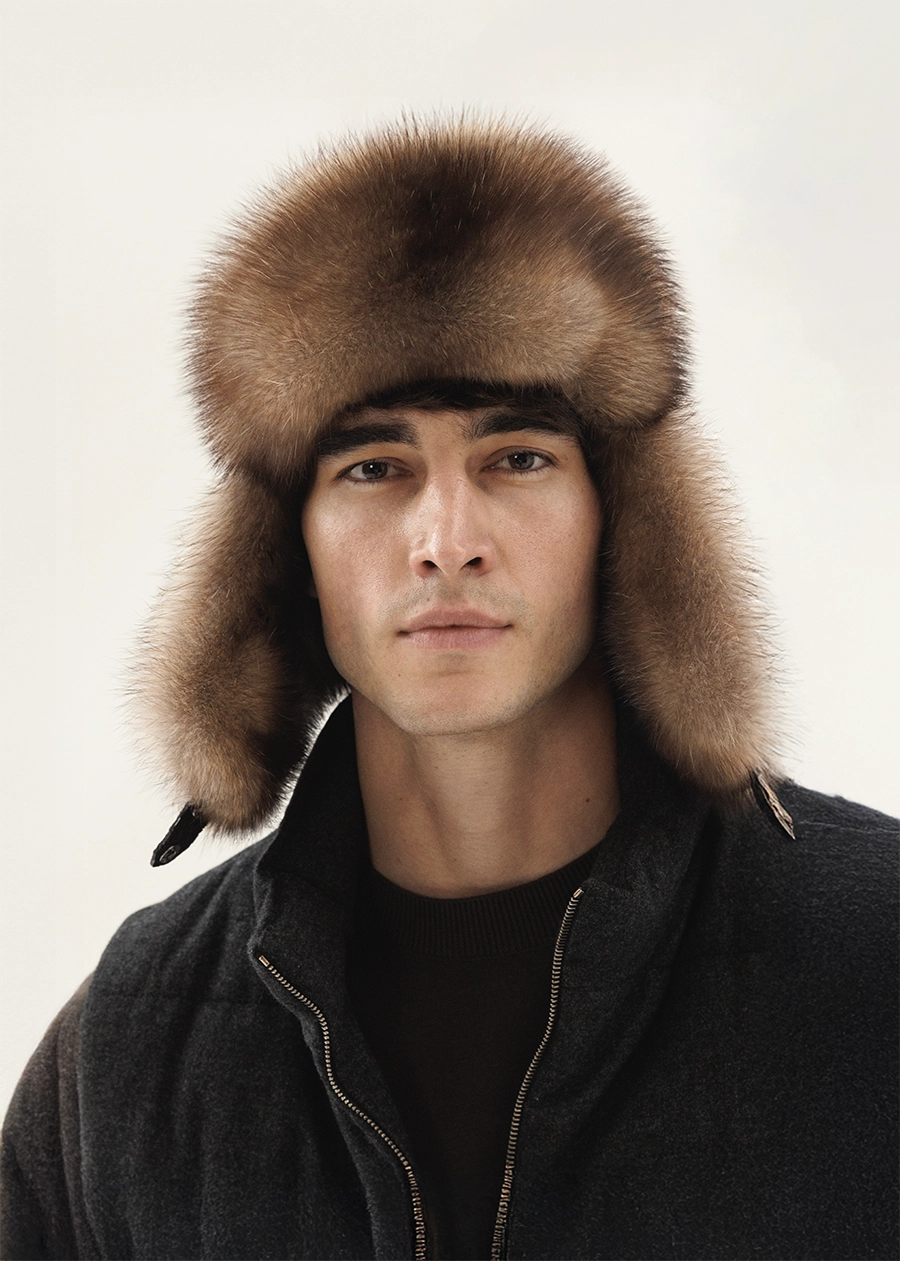 Шапка-ушанка с мехом светлого соболя