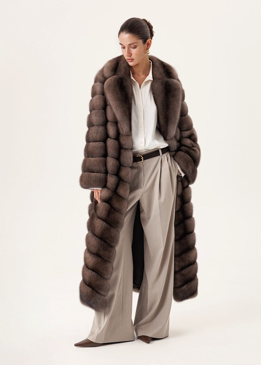 Длинная шуба из соболя с цельным английским воротником