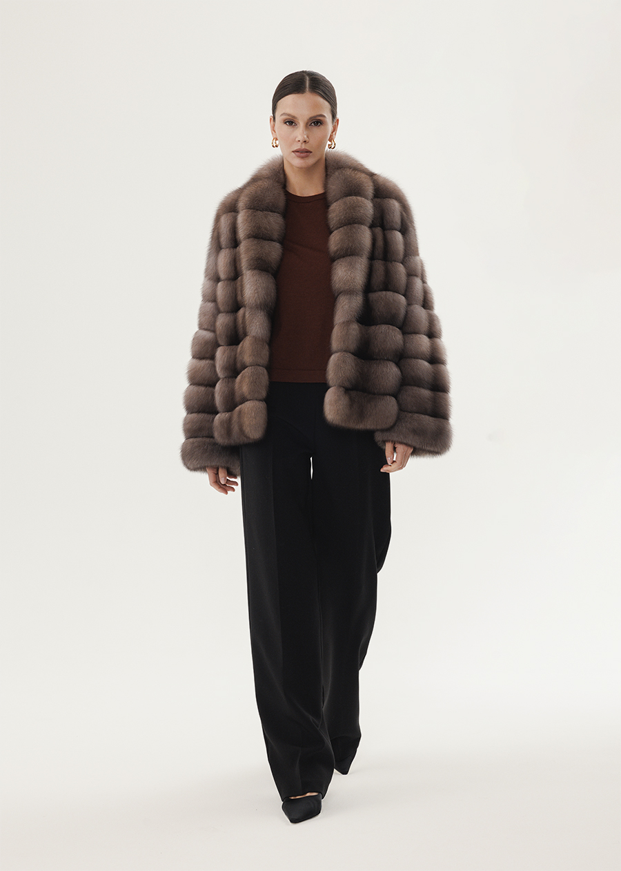 Короткая соболиная шуба с рубашечным рукавом