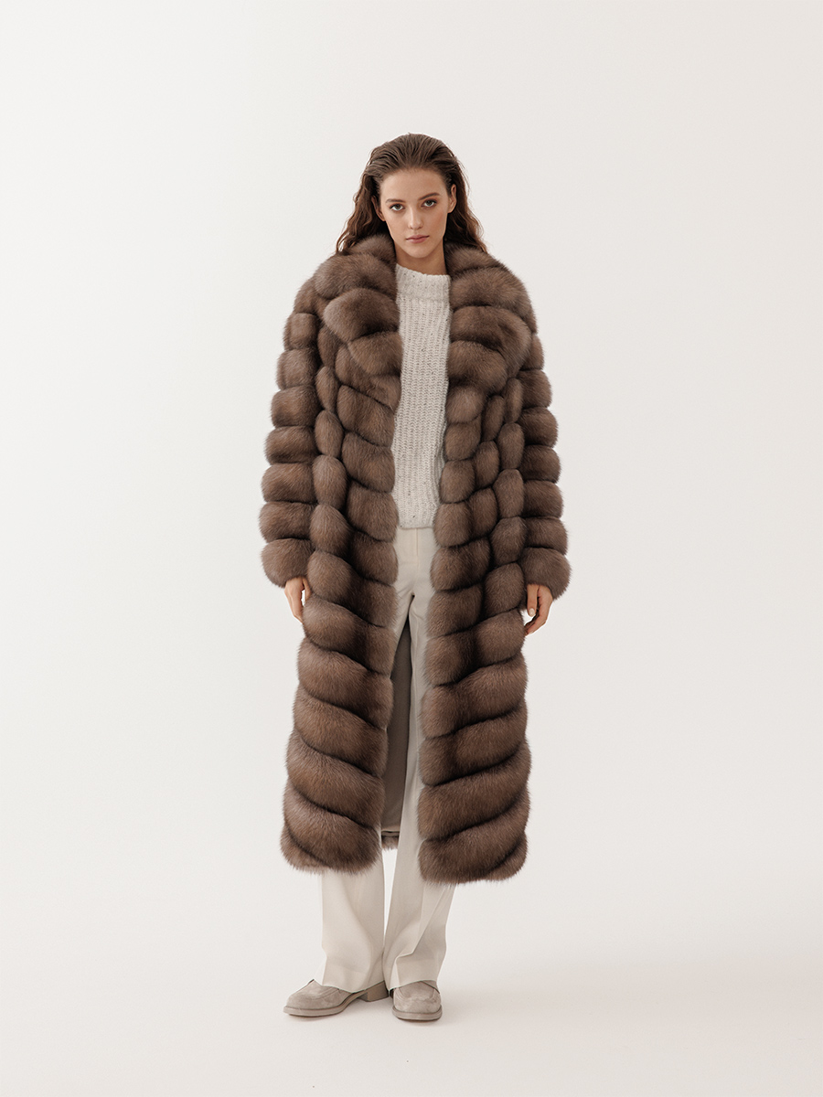 Длинная соболиная шуба в оттенке Desert Ice