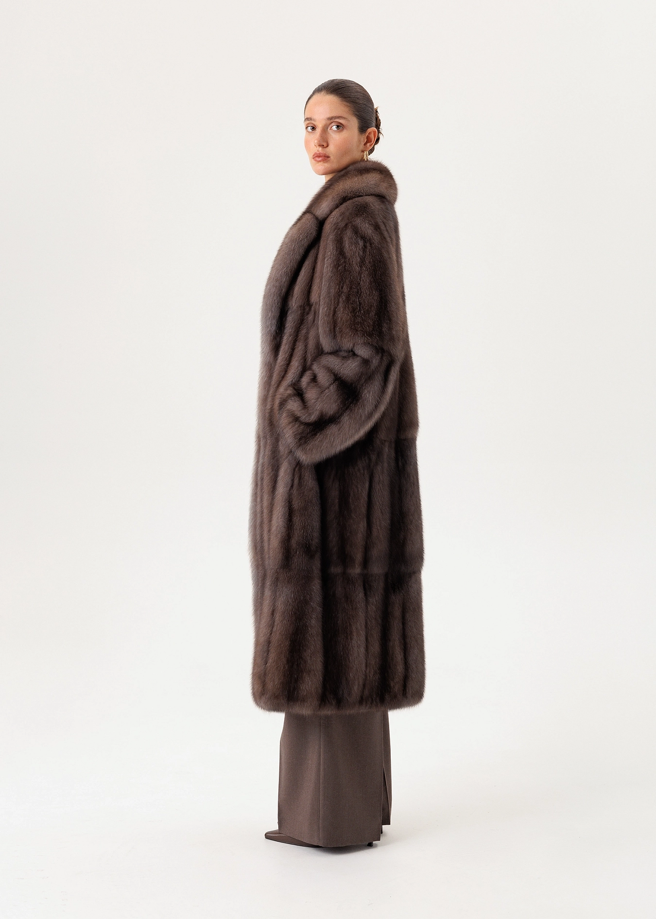 Шуба из цельного соболя с английским воротником